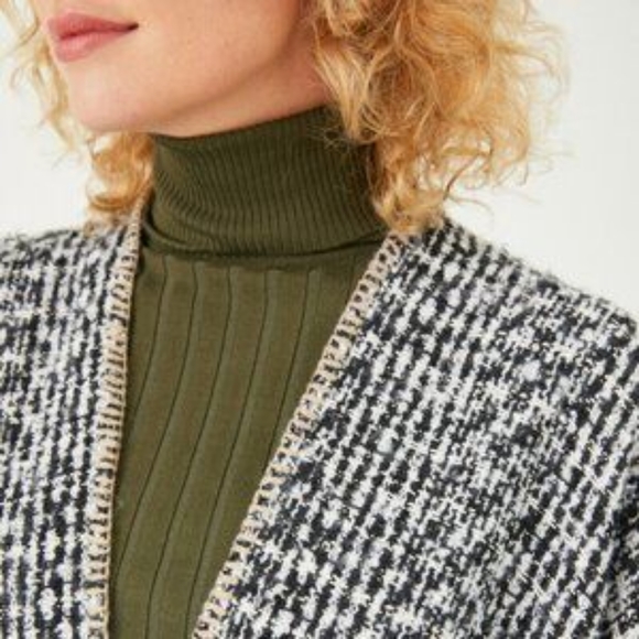 Summer & Rose Erica Wrap - Picture 2 of 3